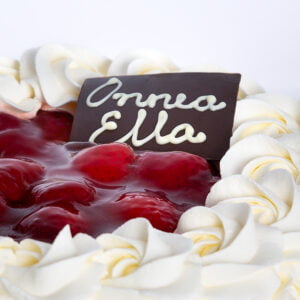 Suklaalaatta kakun koristeeksi